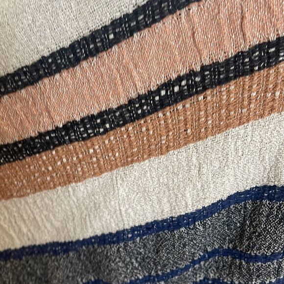 Gauze kimono in very neutral colors with pockets. - Picture 5 of 5